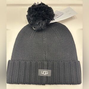 NWT UGG Knit Beanie with Faux Fur Pom Black One Size Winter Hat